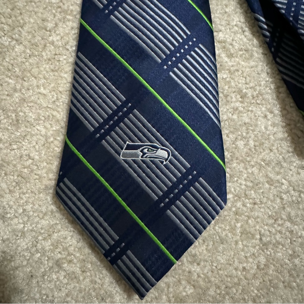Seattle Seahawks NFL Neck Tie Navy Green Gray-One Size - Picture 2 of 5